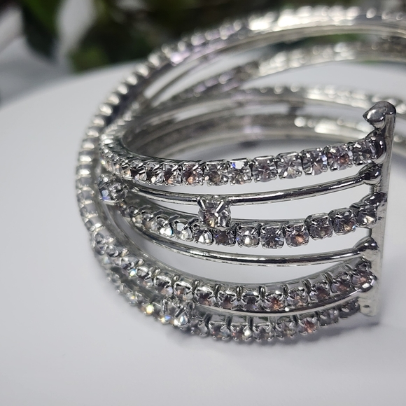 Silver Clear  Crystal Open Cuff Bracelet New - Picture 4 of 9